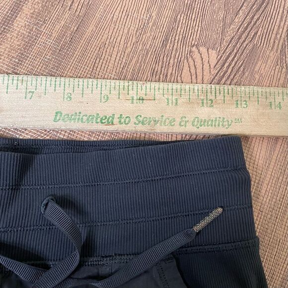 Lululemon Women’s Dance Studio Pant Black Stripe Pockets Unlined Sz 4 - Picture 7 of 7